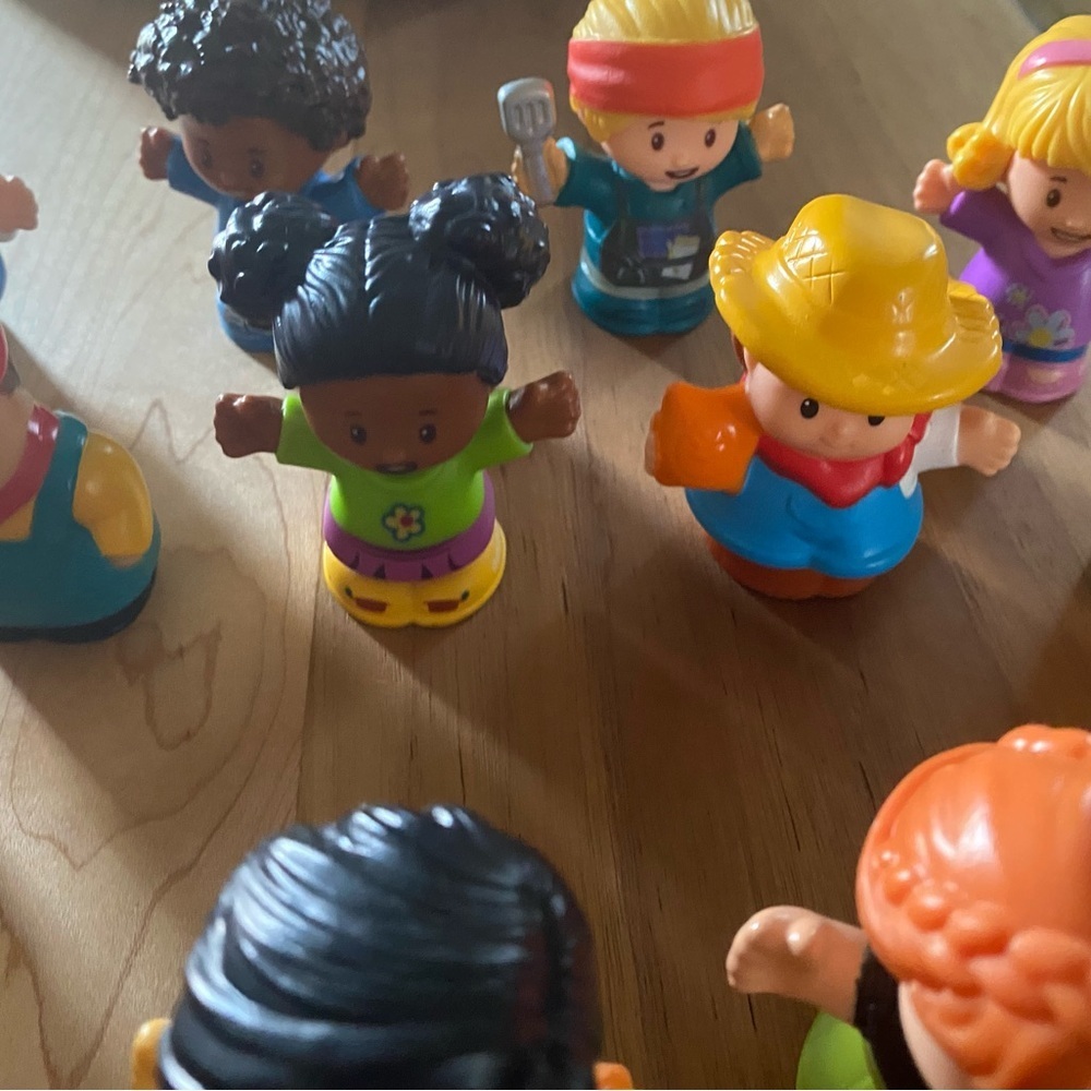 Fisher-Price Little People 17 Piece Assorted Figures Character Kids Toy Play Set - Picture 5 of 12